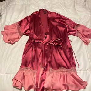 Satin silk robe, perfect for getting ready, only worn once